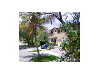 2563 Lincoln Ave, Miami, FL 33133-3842