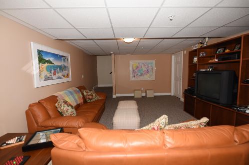 16 Chadwick Ct, Mashpee MA 02649-2892 exterior