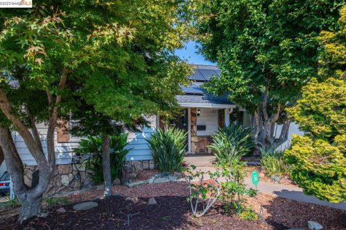 3963 Coolidge Ave, Oakland CA  94602-3428 exterior