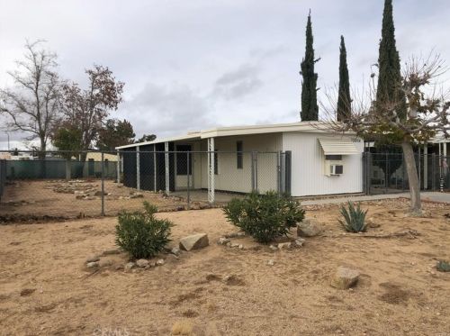 13814 Victoria Dr, Victorville, CA 92395-5606