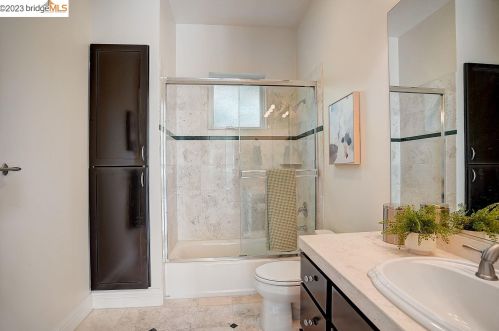 7164 Buckingham Blvd, Berkeley CA  94705-1715 exterior