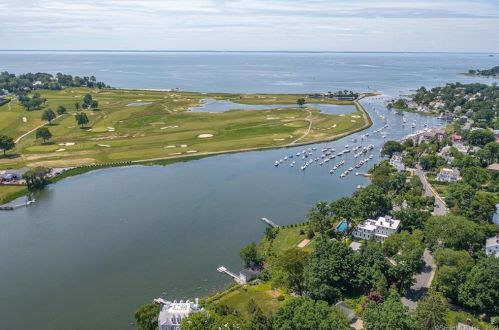319 Harbor Rd, Southport, CT 06890-1377