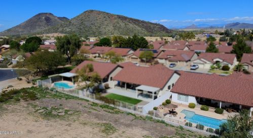 4109 Escuda Dr, Glendale AZ  85308-7410 exterior