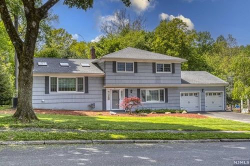 217 Alpine Dr, Closter NJ  07624-2812 exterior