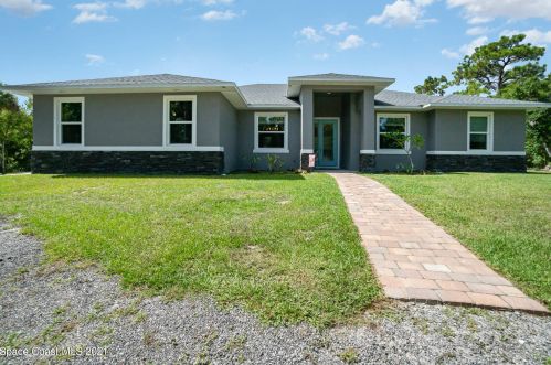 4325 Grant Rd, Melbourne, FL 32949-2118