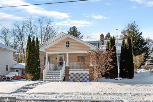 529 Queen St, Littlestown, PA 17340-1225