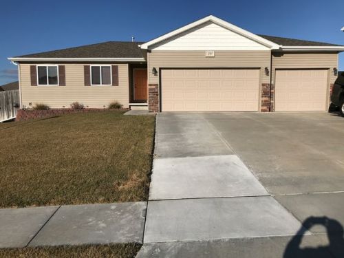 210 9th St, Holland, NE 68372-1407