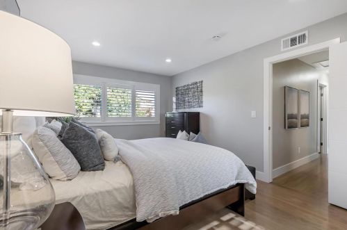 1685 Grizilo Dr, San Jose CA  95124-1920 exterior