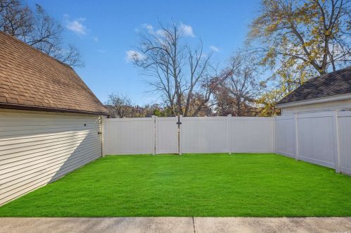 2893 Arnold Ave, Rockville Centre NY  11572-2032 exterior