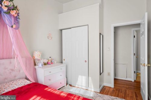 1944 Wicklow Ct, Woodbridge VA  22191-3459 exterior