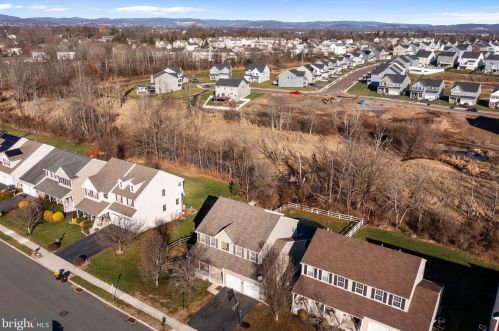 2039 Canyon Creek Rd, Gilbertsville, PA 19525-7001
