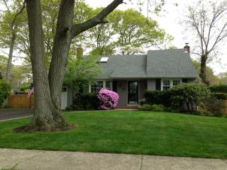 295 Academy St, Bay Port, NY 11705-1856