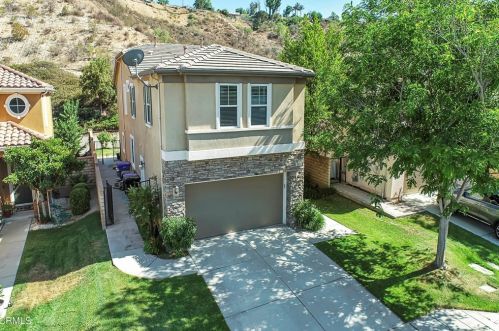 19952 Christopher Ln, Santa Clarita, CA 91350-3683
