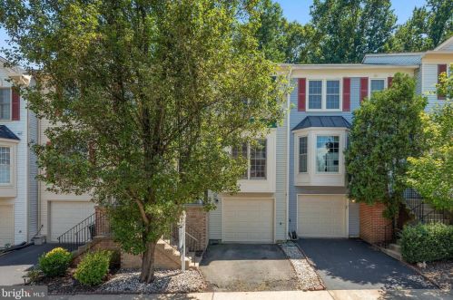 9672 Dutchman Dr, Lorton, VA 22079-2130