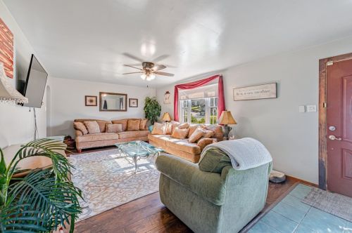 602 Maple St, Jeannette PA  15644-2811 exterior