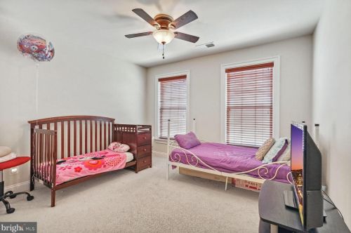 502 Red Raspberry Ter, Leesburg VA 20175-5427 exterior