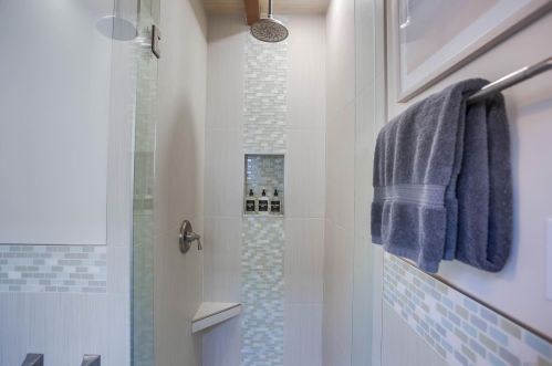 824 Anacapa Ct, San Diego CA  92109-8203 exterior