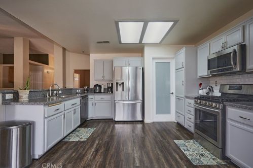 9985 Appleton St, Victorville CA  92392-1967 exterior