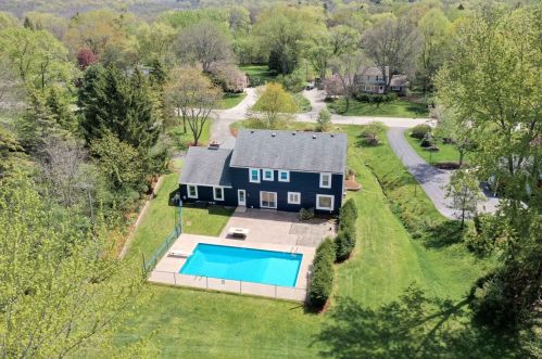 11545 Bobolink Ln, Thiensville, WI 53092-3008