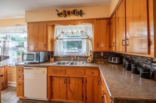 837 Spencer Ave, Hermitage PA  16146-3159 exterior