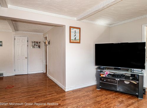 40 Irving Pl, Tinton Falls NJ  07724-1625 exterior