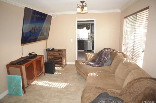 28972 Lotusgarden Dr, Santa Clarita, CA 91387-1836