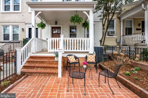 2458 Tunlaw Rd, Washington, DC 20007-1839