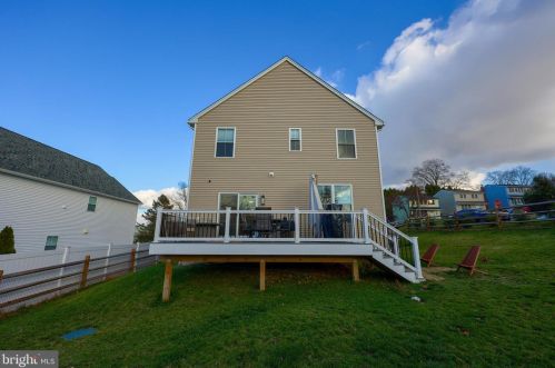 710 Hornblende Ave, Kennett Sq PA  19348-3614 exterior