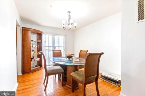 4616 H St, Washington, DC 20019-4940