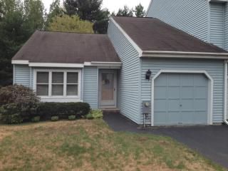 8 North Ct, Glens Falls, NY 12804-2164