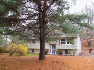 219 Becca Ln, Stroudsburg, PA 18360-9450