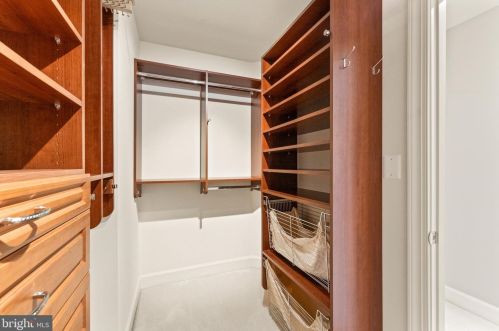 43530 Butler Pl, Leesburg VA 20176-7428 exterior