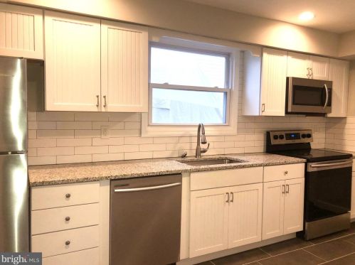 14 Beechwood Ave, Camden NJ  08107-1401 exterior