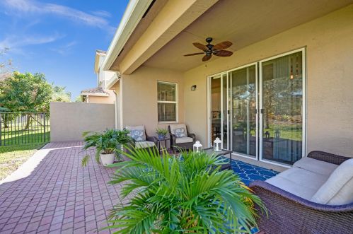8115 Brigamar Isles Ave, Boynton Beach FL  33473-5015 exterior