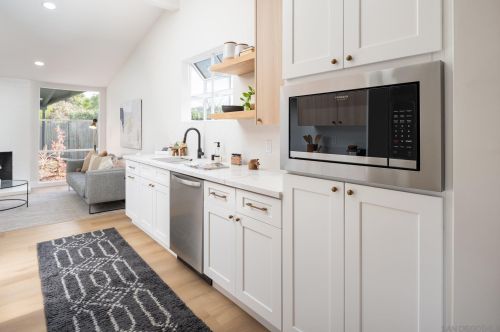 6623 Ballinger Ave, San Diego CA  92119-1822 exterior