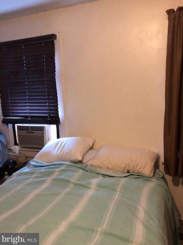 611 Market St, Gloucester NJ  08030-1930 exterior