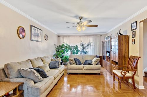 2921 Mickle Ave, Bronx, NY 10469-3303