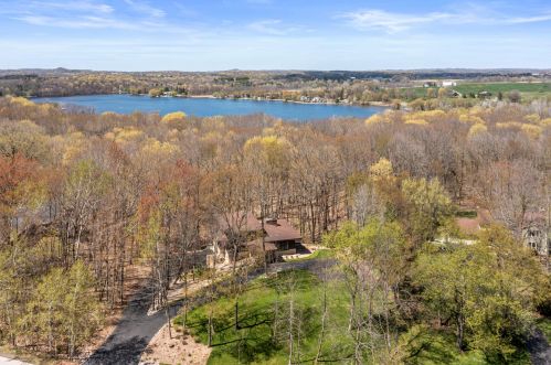 4678 Sonseeahray Dr, Hubertus, WI 53033-9727