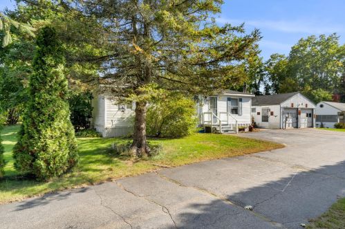 451 New Zealand Rd, Seabrook NH 03874-4113 exterior