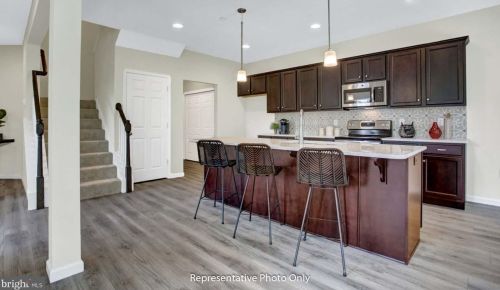 1824 Shady Lane Dr, Navy Sup Dpt, PA 17055