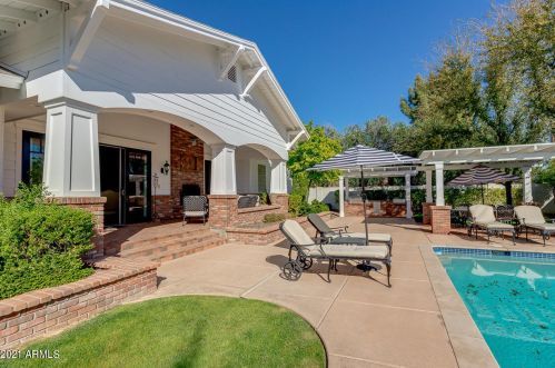 5621 Calle Camelia, Phoenix AZ 85018-4617 exterior