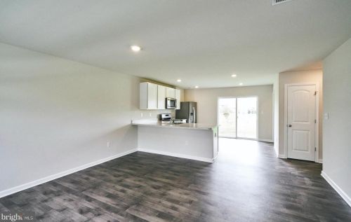 173 Pond View Ln, Seaford, DE 19973-7600