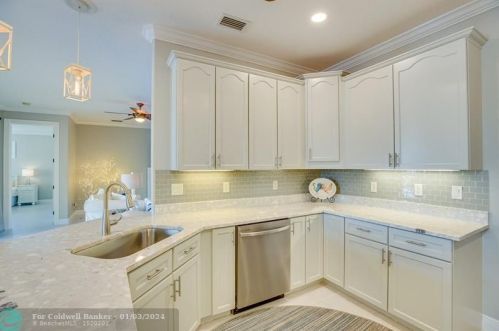 1525 79th Ave, Vero Beach FL  32966-1261 exterior