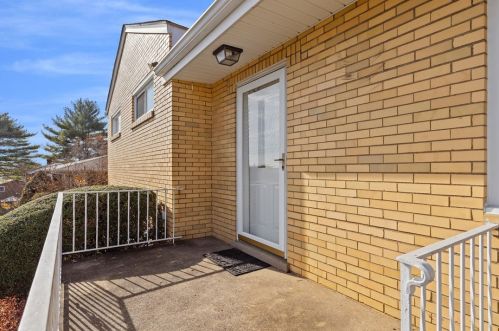 214 Arnold Dr, Mckeesport, PA 15132-7507