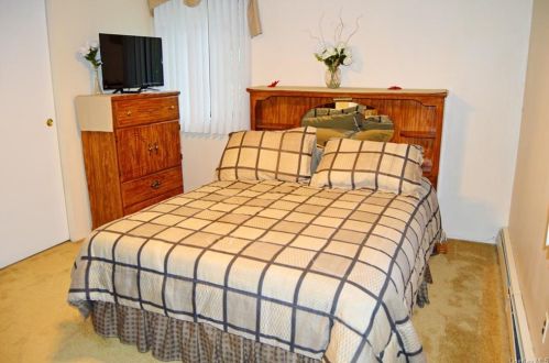 9 Rolling Hills Dr, Panamoka NY  11961-2305 exterior