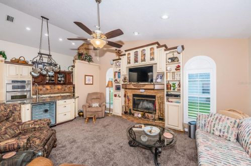 1083 Northridge Dr, Palm Harbor FL  34683-2720 exterior