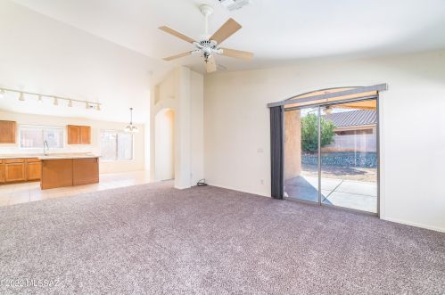 60387 Loose Reins Pl, Tucson AZ 85739-5903 exterior