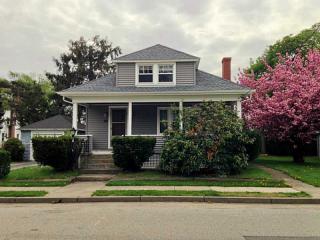 60 Essex St, Cranston RI  02910-2710 exterior