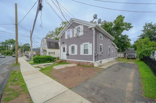 533 Center St, Wallingford, CT 06492-3882