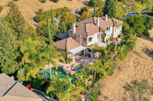 5902 Country Clb Pkwy, San Jose CA  95138-2301 exterior